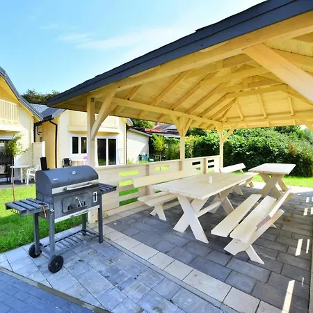 Comfortable Homes, Pool And Whirlpool Ustronie Morskie