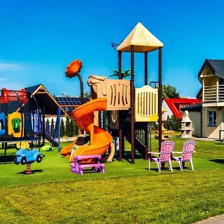 Comfortable Homes, Pool And Whirlpool *