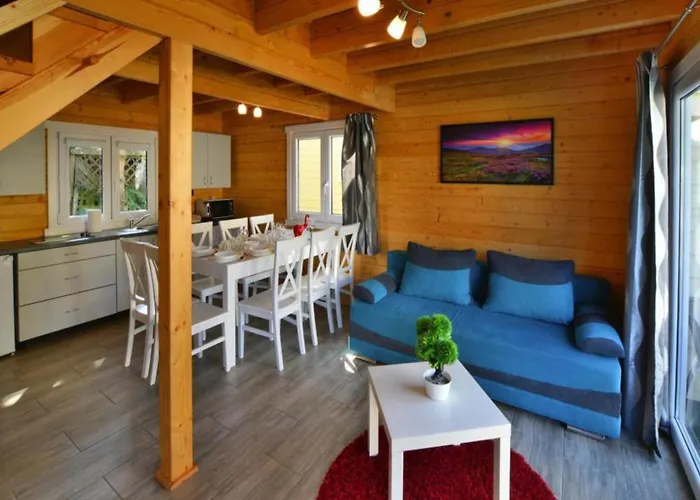 Дом отдыха Comfortable Homes, Pool And Whirlpool