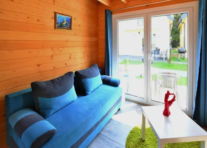 Comfortable Homes, Pool And Whirlpool *