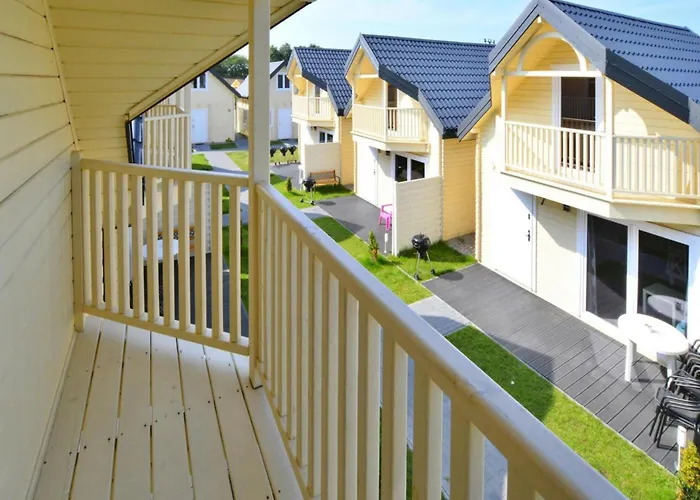 Comfortable Homes, Pool And Whirlpool Дом отдыха Устроне-Морске