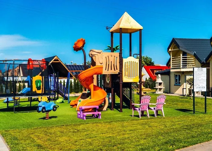 Comfortable Homes, Pool And Whirlpool *